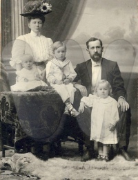 Семья Тиссен Екатеринослав 1908г.